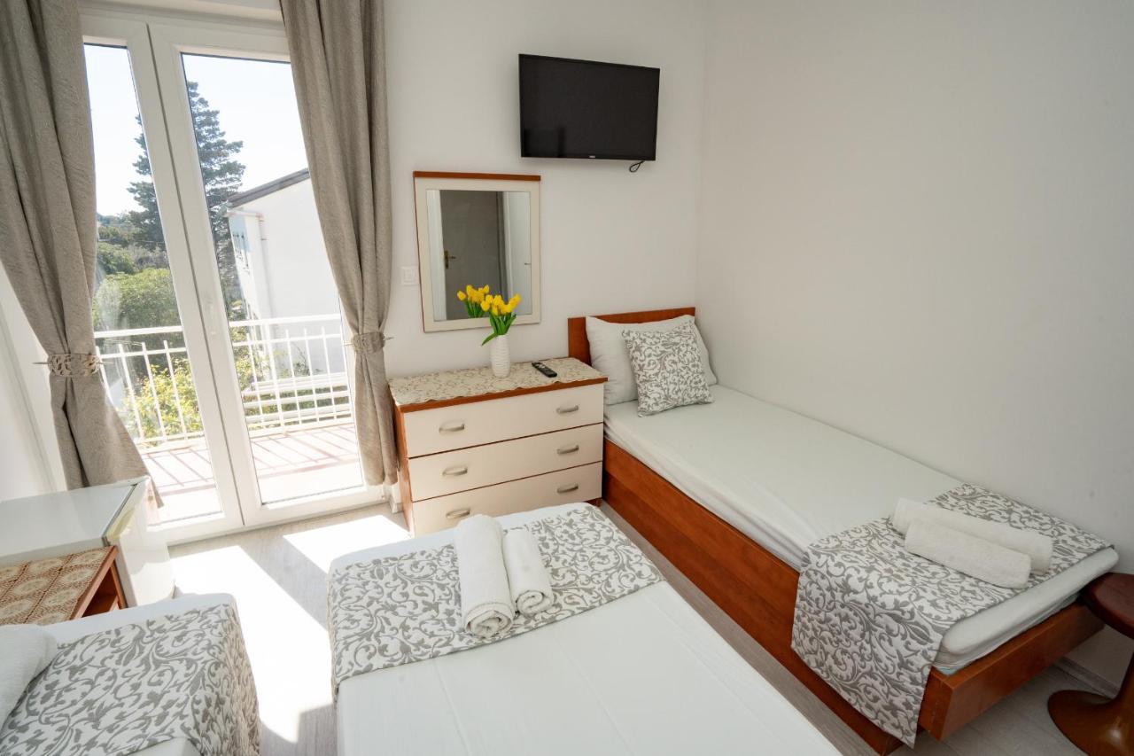 Rooms Magnolia With Pool 诺瓦利娅 外观 照片