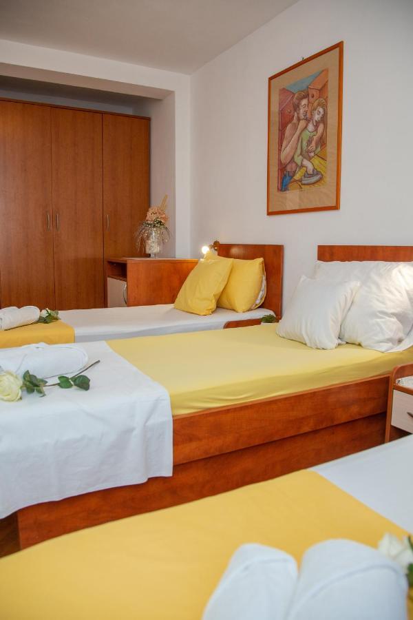 Rooms Magnolia With Pool 诺瓦利娅 外观 照片